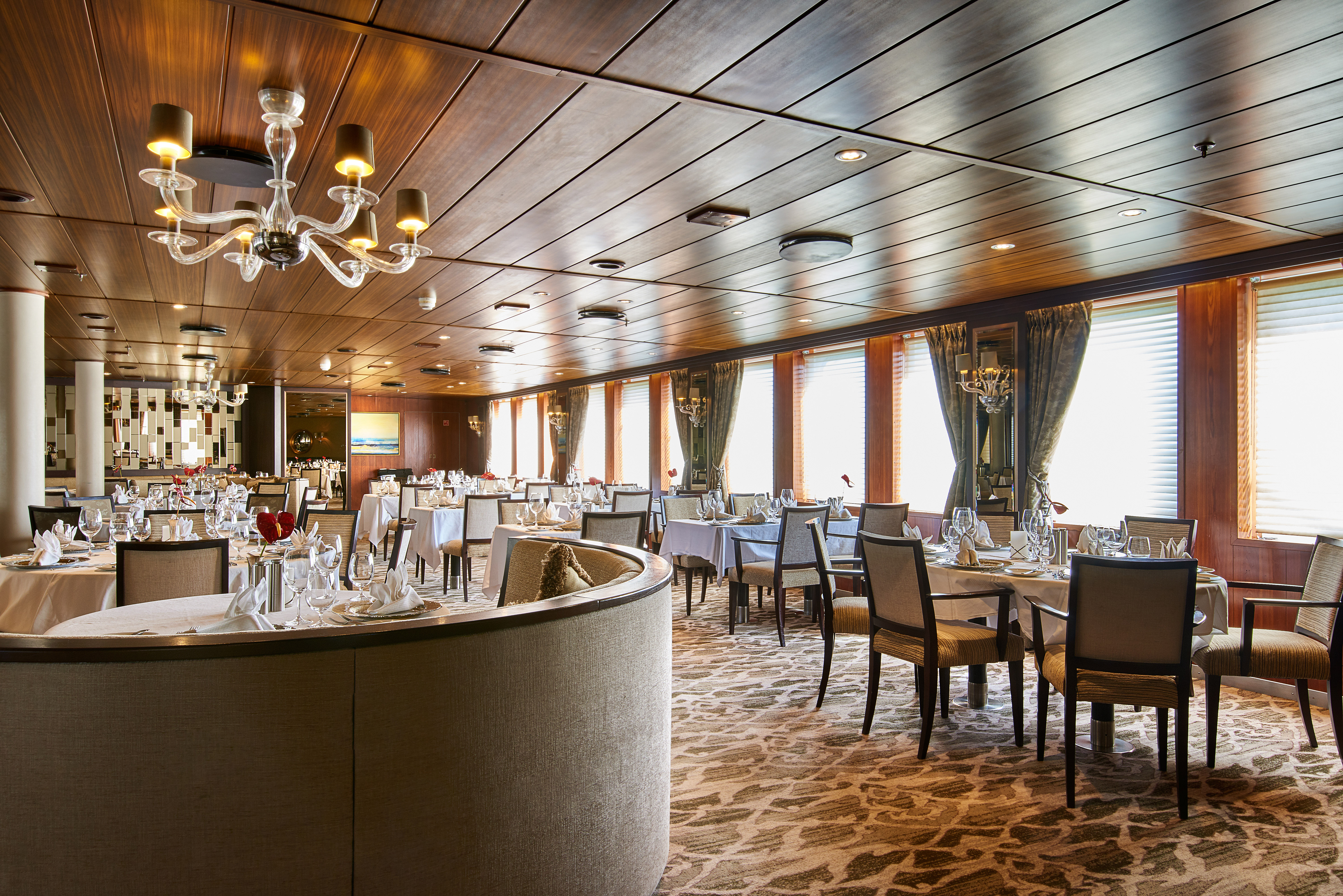 Windstar Cruises - Star Pride, Star Breeze and Star Legend - RENDERING - Amphora Restaurant.jpg